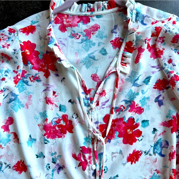 Floral Blouse - Size Small - Picture 13 of 16